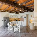 Δωμάτια σε οικογενειακή κατοικία Domaine De Meyney Villegouge
